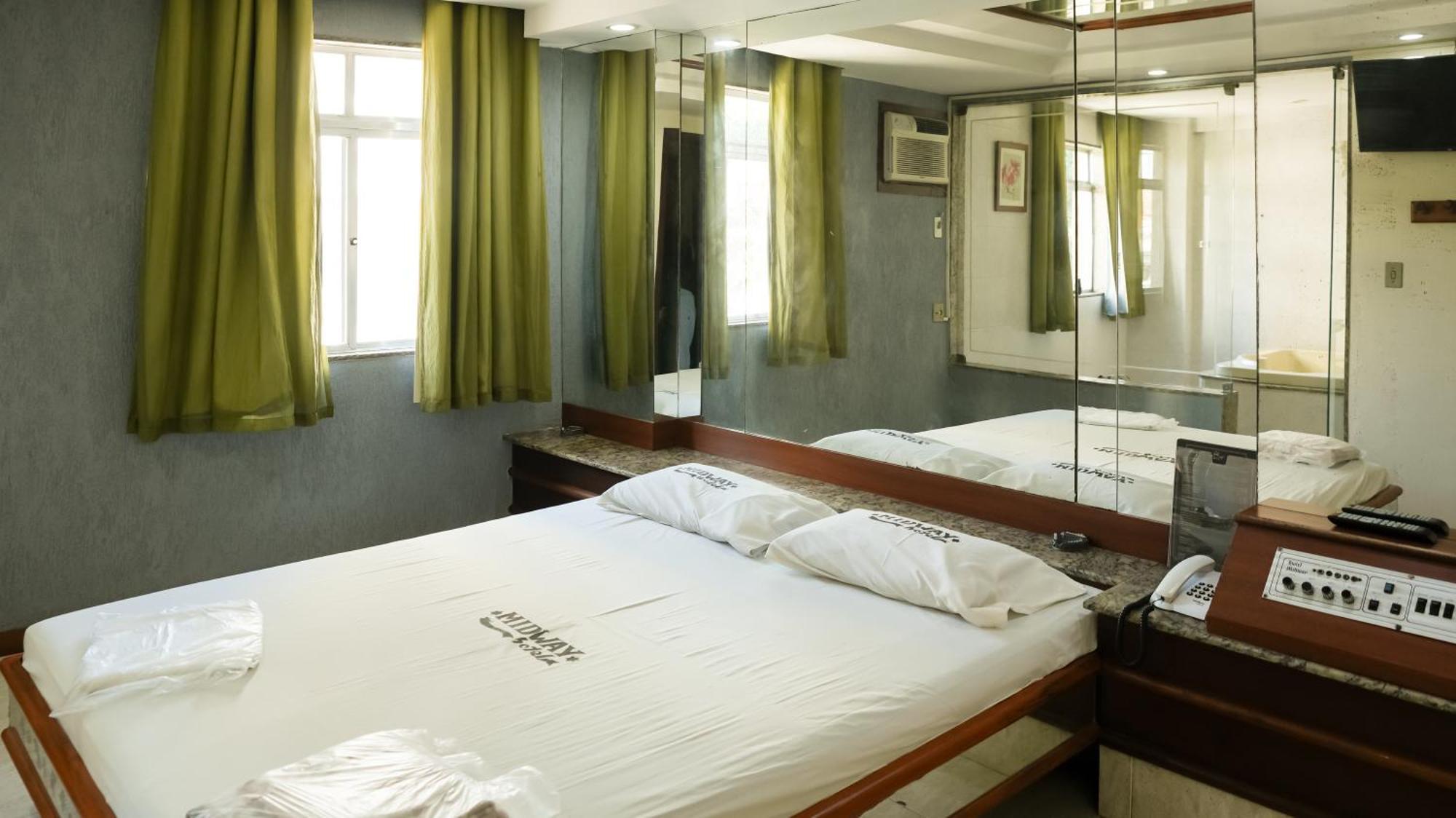 Midway (adults Only) 2*
