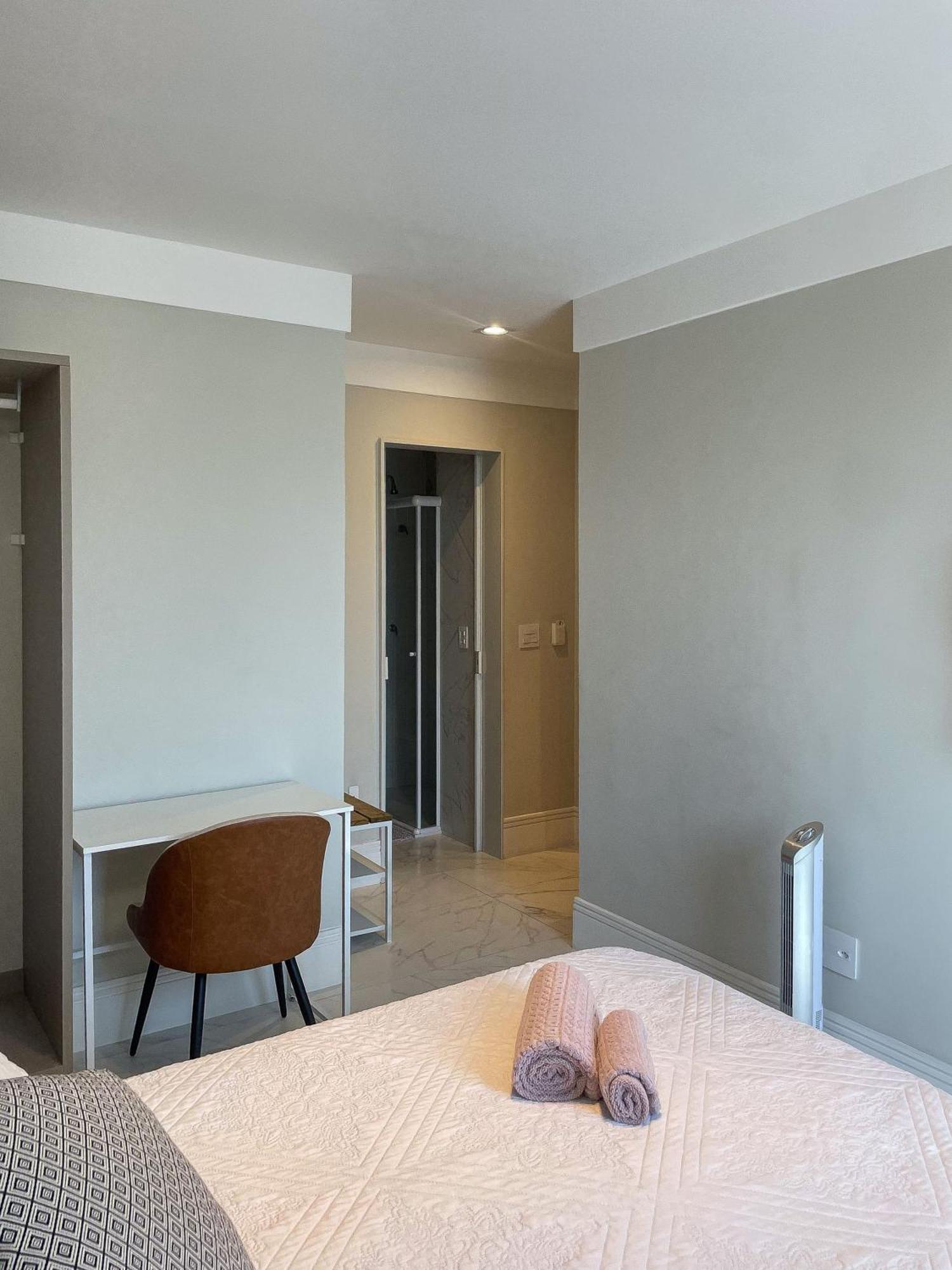 Apartamento Duas Suítes Na Segunda Quadra Da *