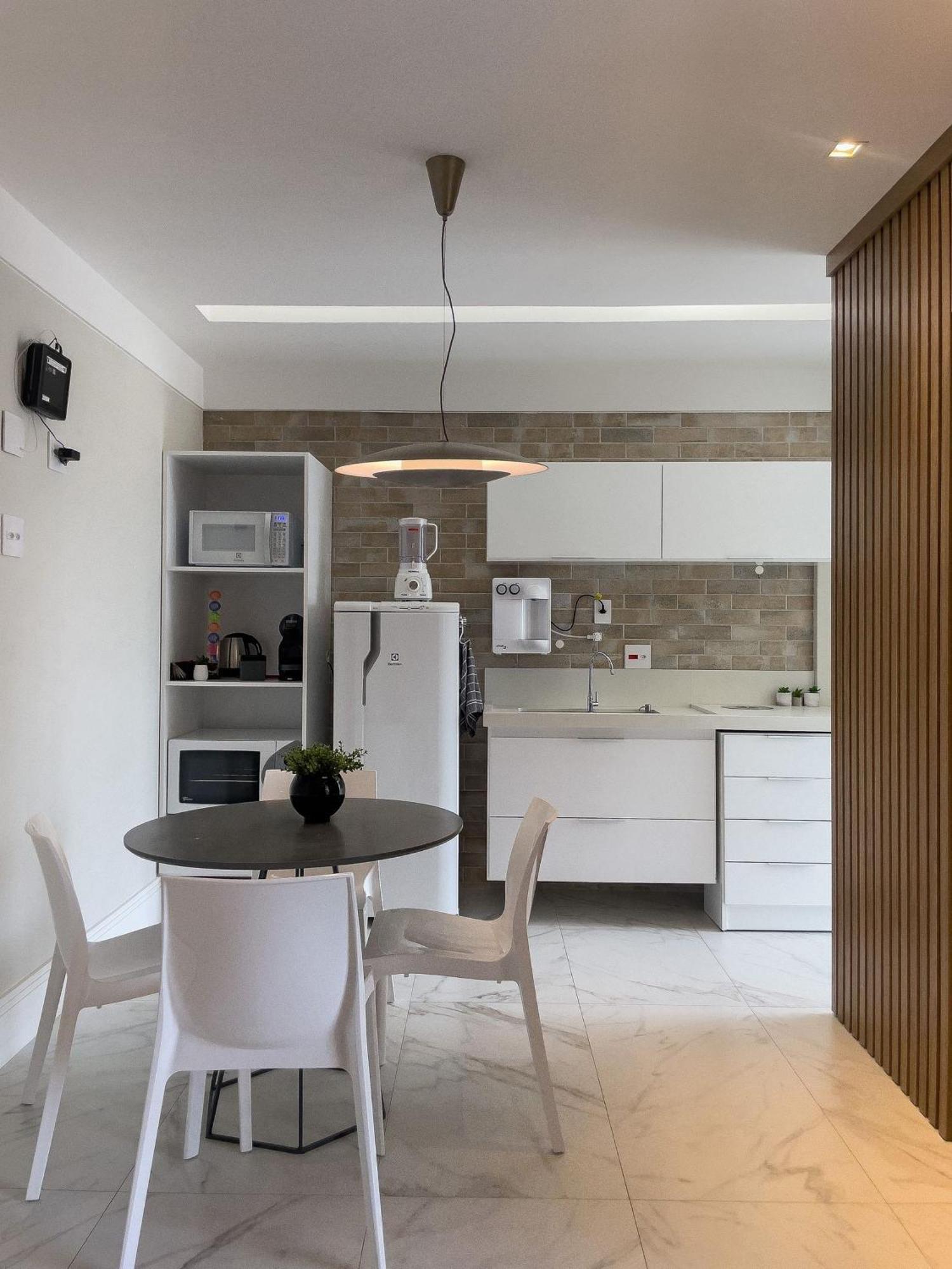 Apartamento Duas Suítes Na Segunda Quadra Da *