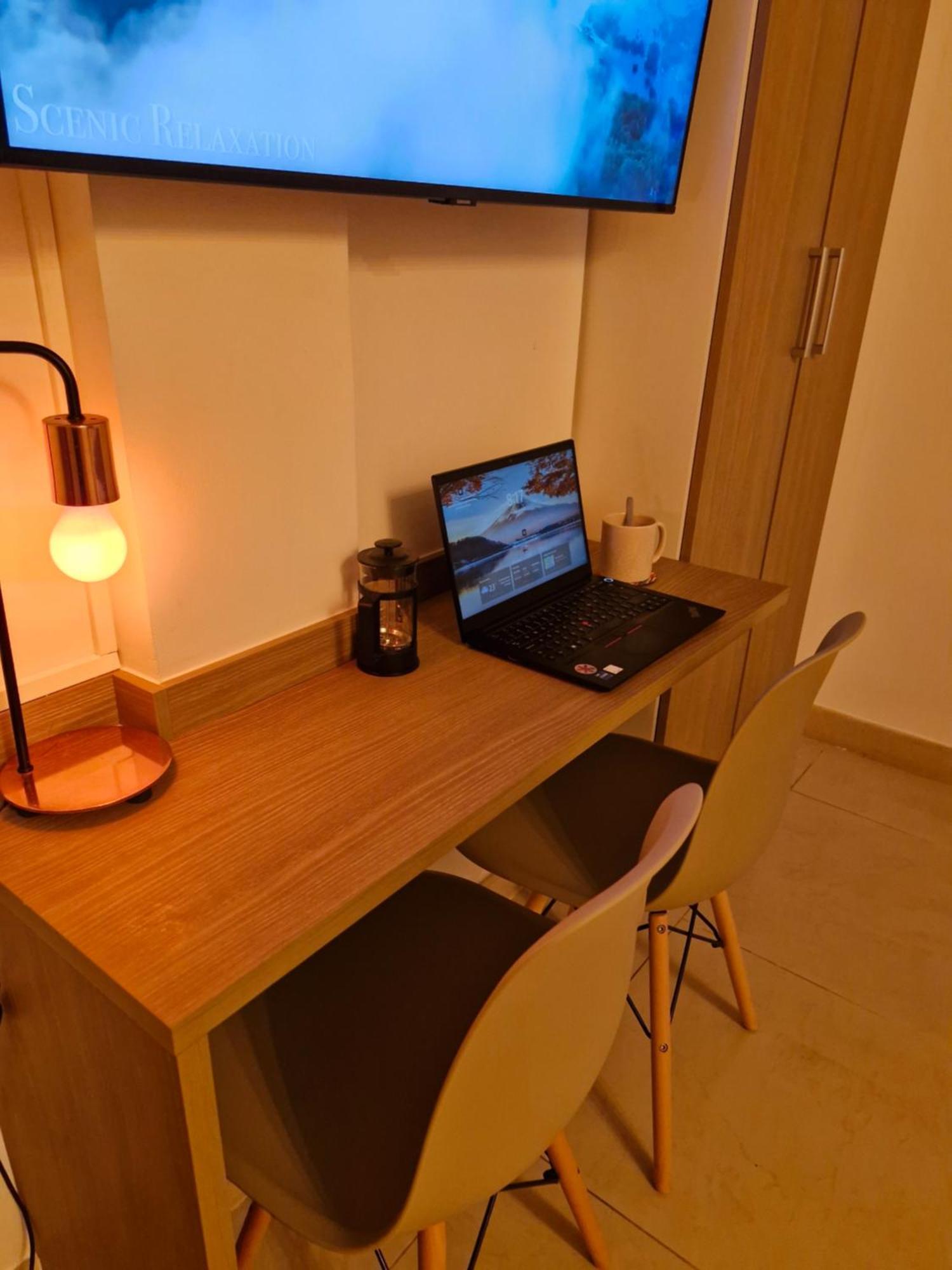 Estudio Moderno No Coracao Do Apartment *
