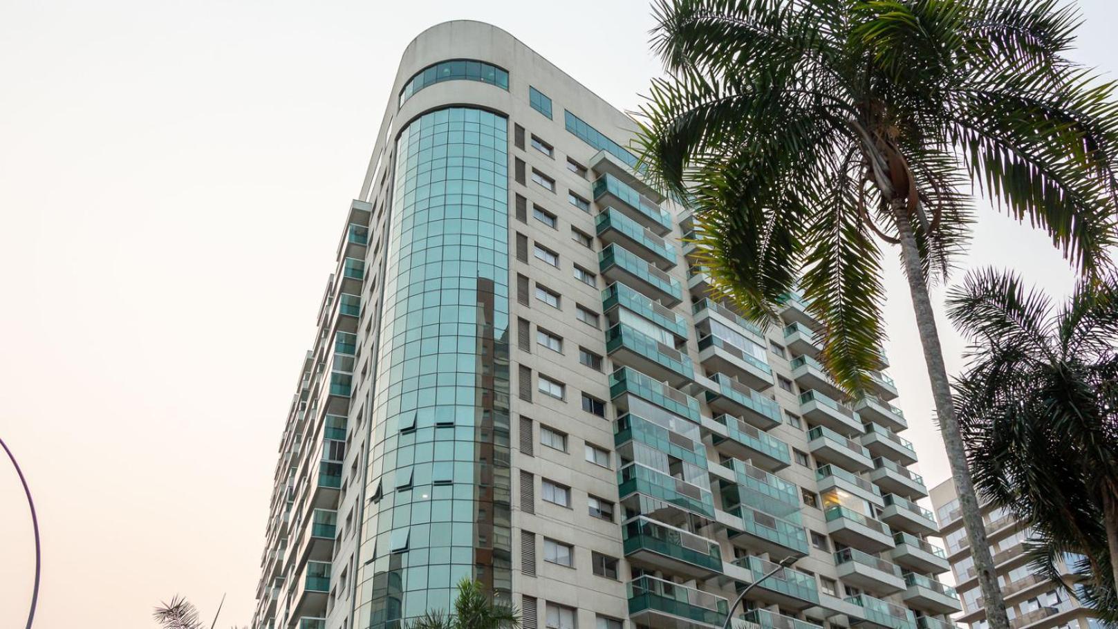 Apto Com Otima Localizacao Na Barra Da Tijuca Rj *