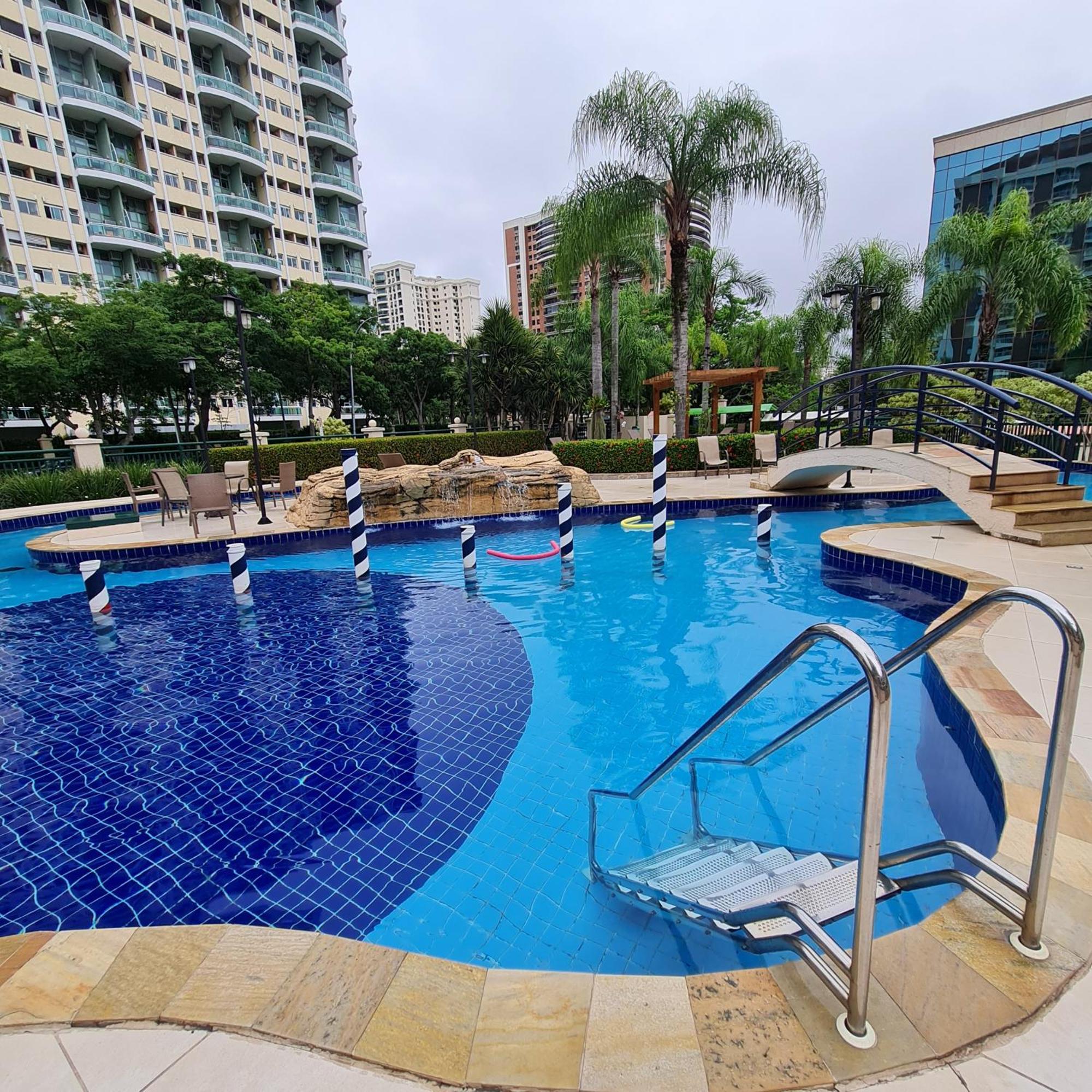Barra Premium - Flat 03 Piscina, Academia, Praia, Ate 4 *