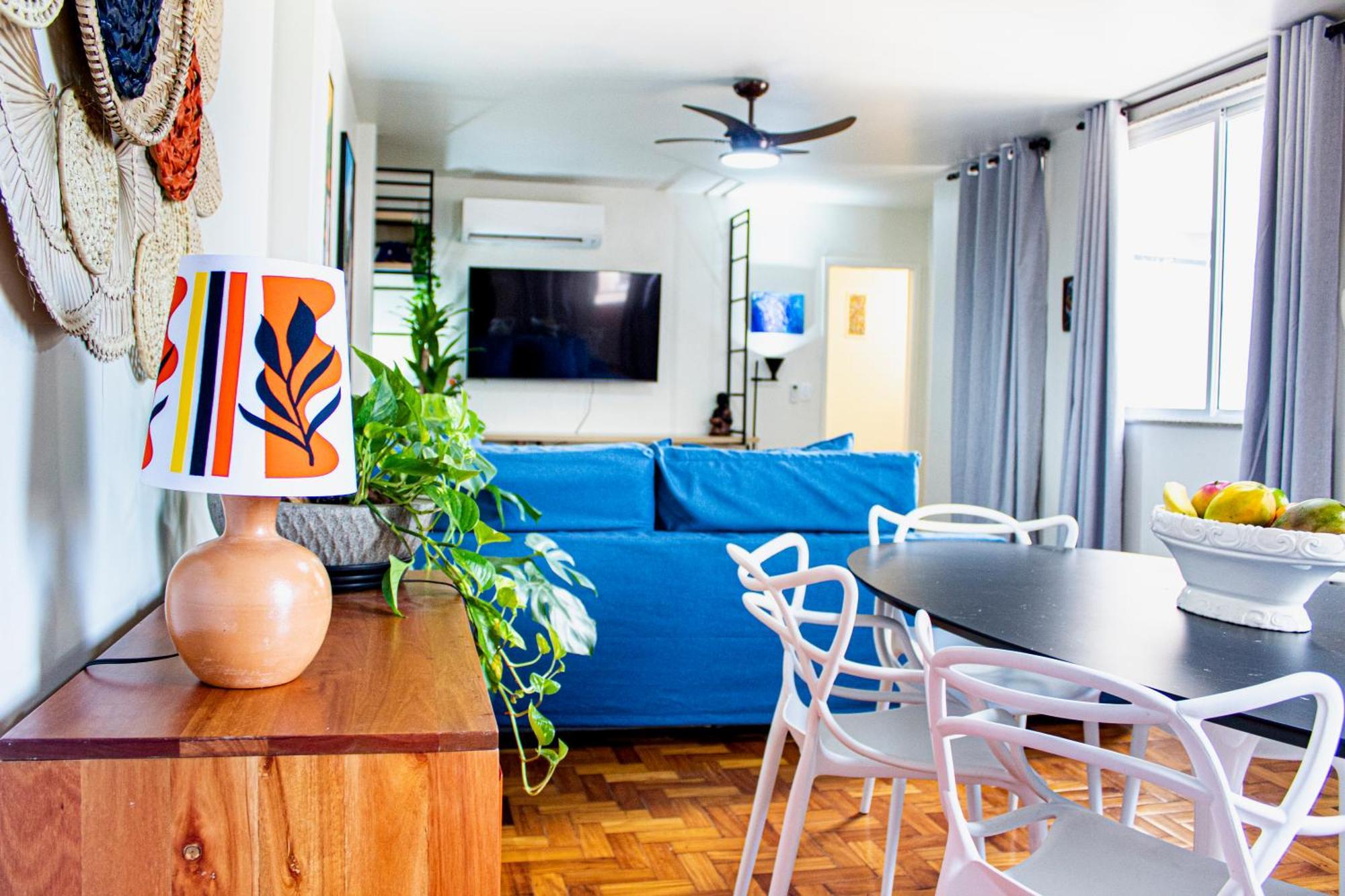 03 Quartos , Todo Reformado, No Posto 6 De Copacabana Enorme, 6 Camas, Ao Lado De Arpoador E Ipanema , Climatizado , Wifi E 3 Smart Tv, Pauloangerami Rp144 Apartamento Rio de Janeiro