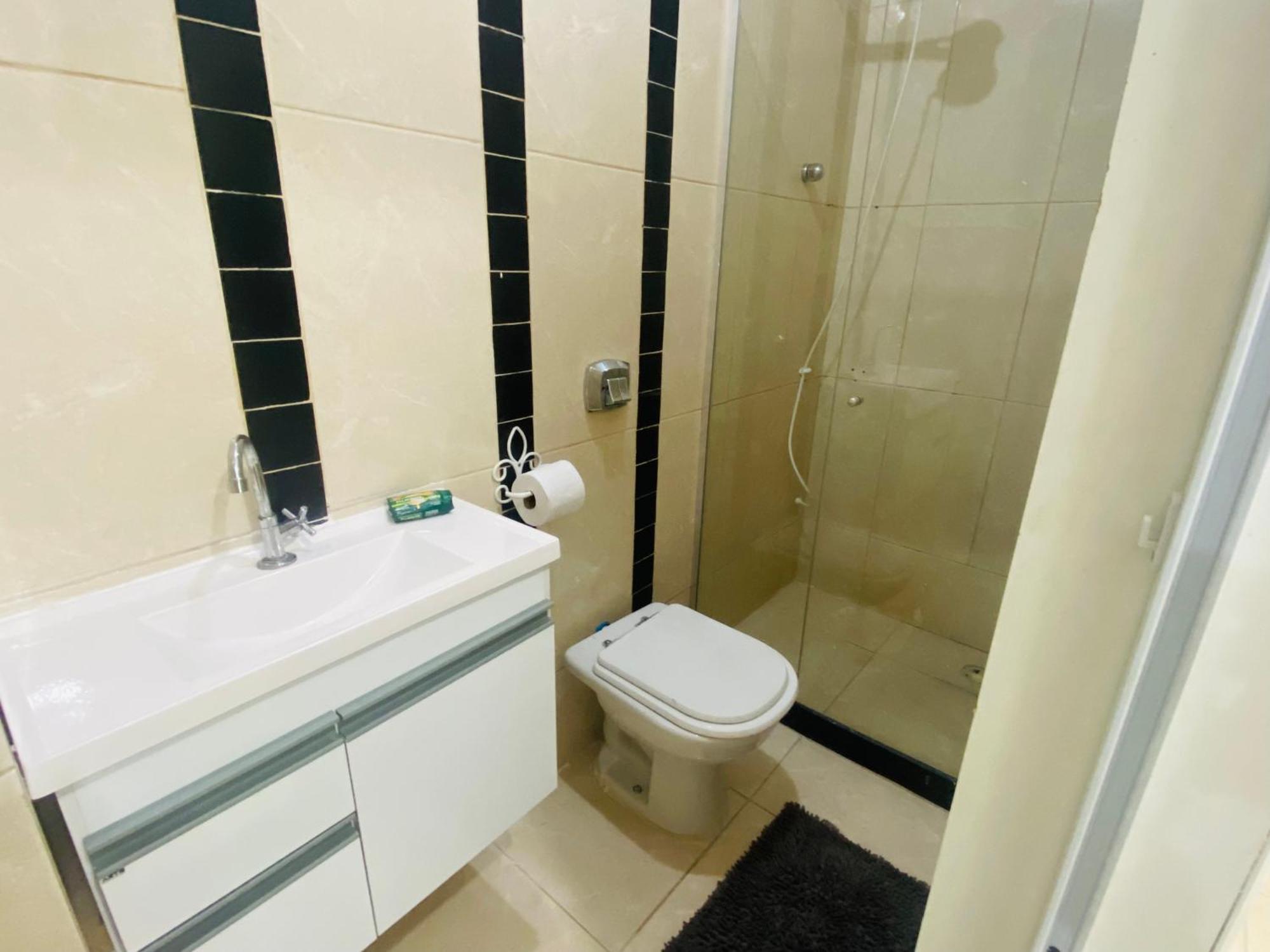 Completo Na Quadra Da Em Copacabana, 2 Camas , Ar Condicionado, Tv Netflix, Wifi 300mb, Pauloangerami Pj160 Apartamento Rio de Janeiro