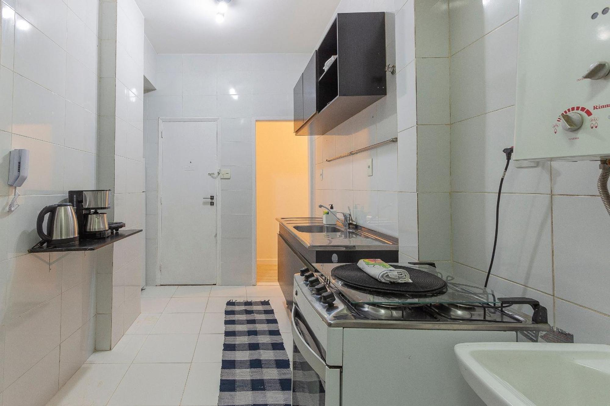A Poucos Passos Da - Amplo E Confortavel Apartamento