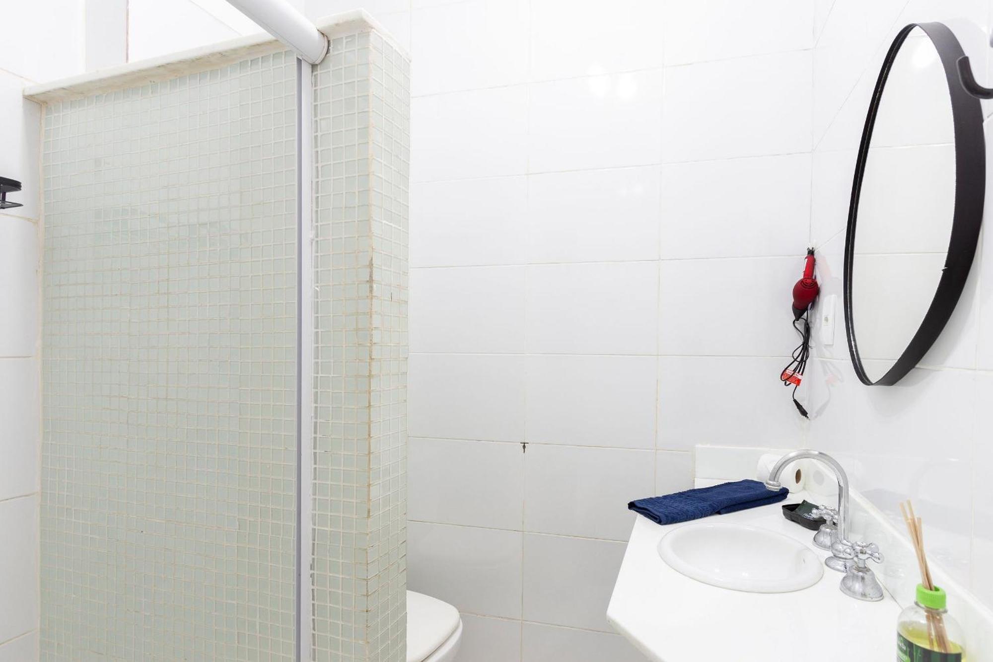 A Poucos Passos Da - Amplo E Confortavel Apartamento