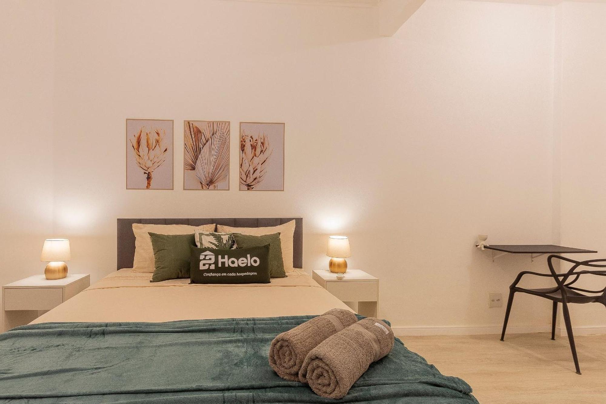 Apartamento A Poucos Passos Da - Amplo E Confortavel *