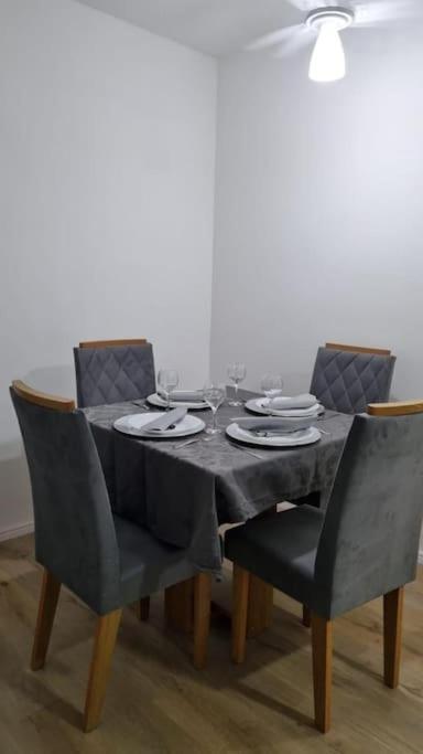 10min,ufrj,cefan,marianha,unisuam,aeroporto Apartamento *