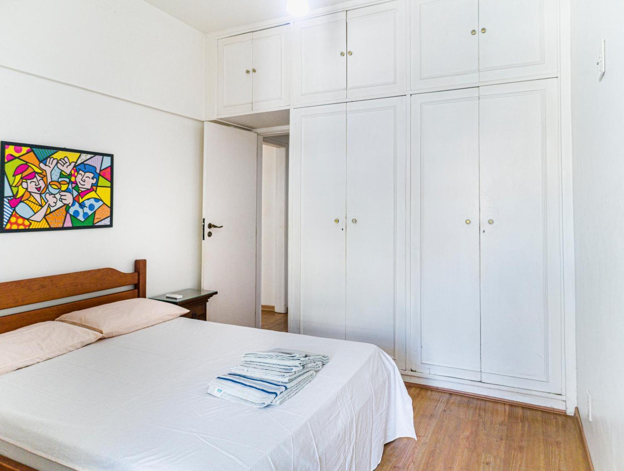 Completo Na De Copacabana 02 Quartos Com Vista Lateral Mar Em Andar Alto, Ar, Wifi , Netflix, Pauloangerami Rmvc18