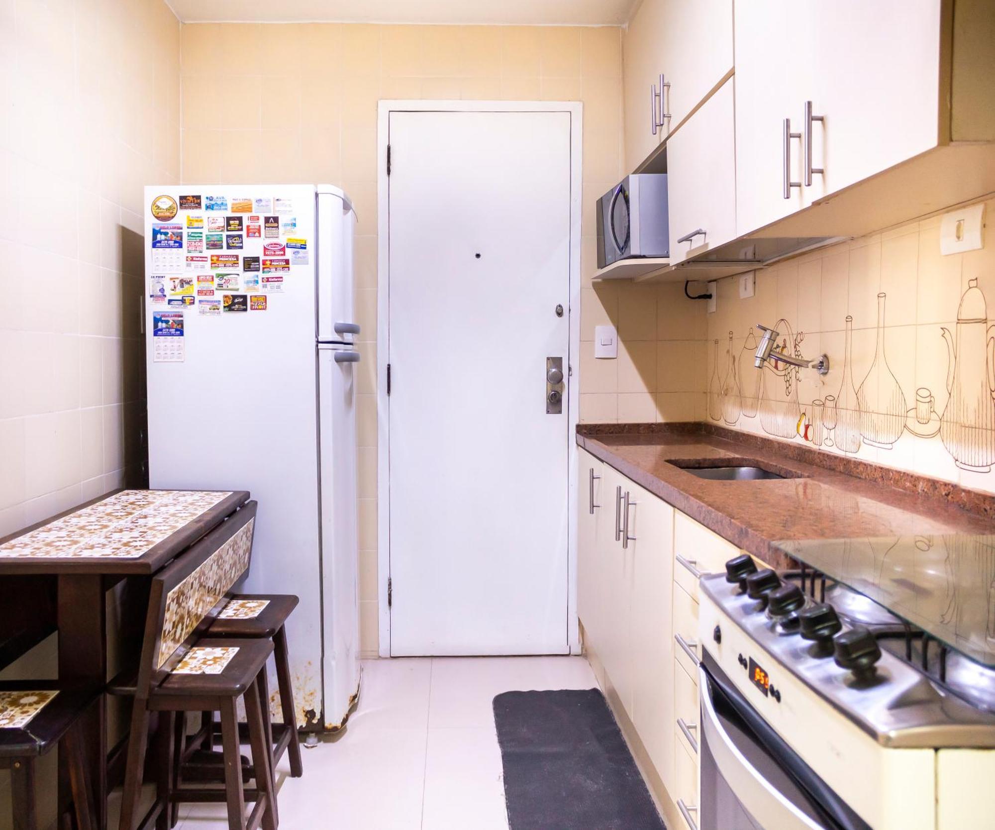 Apartamento Completo Na De Copacabana 02 Quartos Com Vista Lateral Mar Em Andar Alto, Ar, Wifi , Netflix, Pauloangerami Rmvc18 Rio de Janeiro
