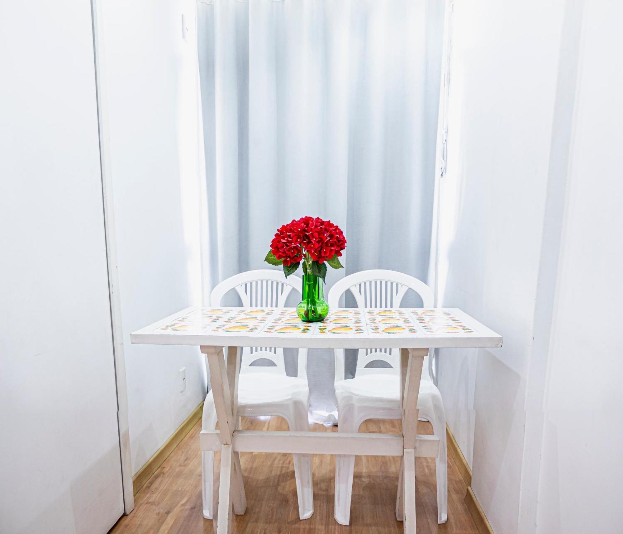 Completo Na De Copacabana 02 Quartos Com Vista Lateral Mar Em Andar Alto, Ar, Wifi , Netflix, Pauloangerami Rmvc18 *