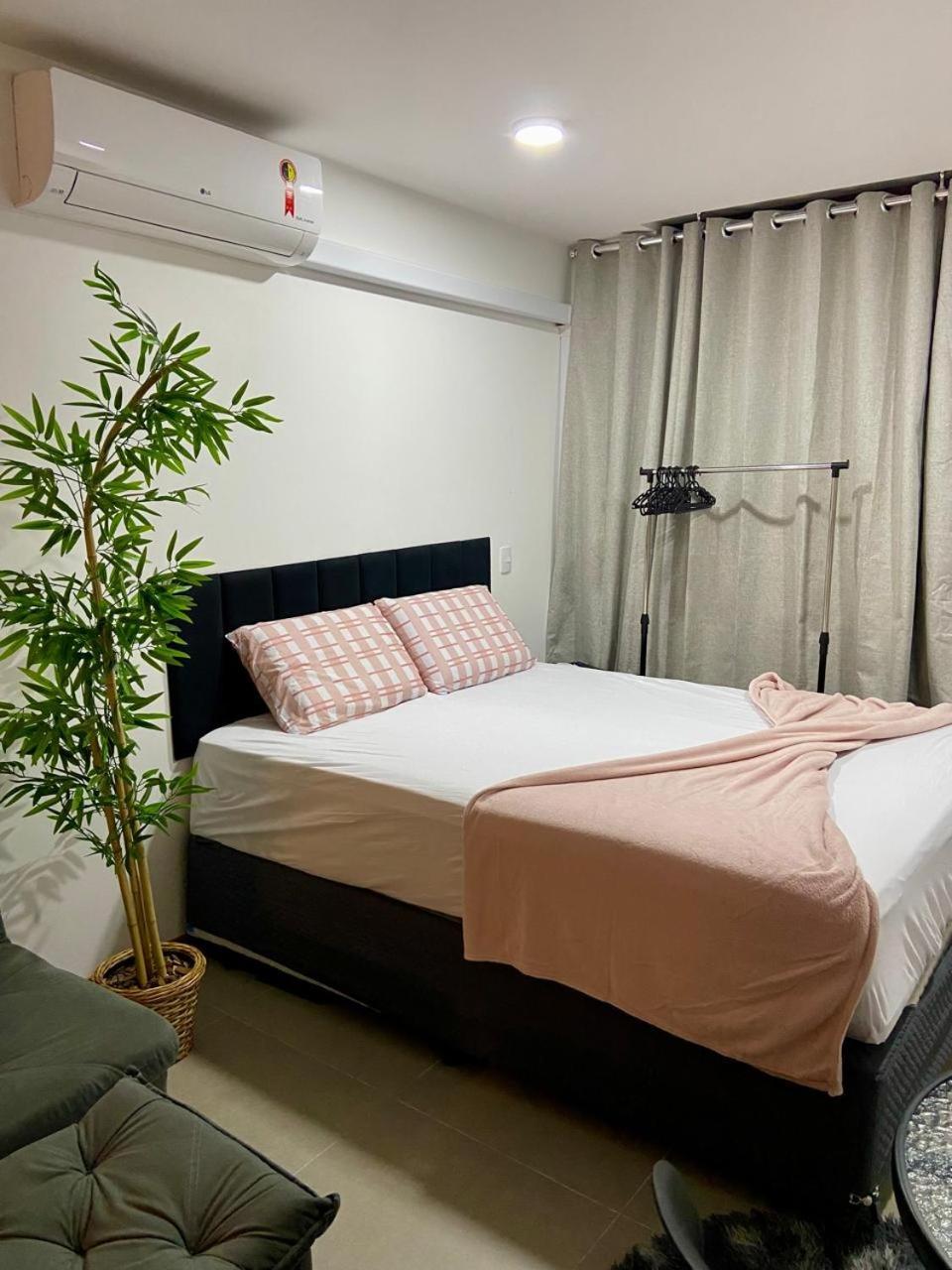 Centro/lapa-rj Rua Sen. Dantas N.°80 Apartamento