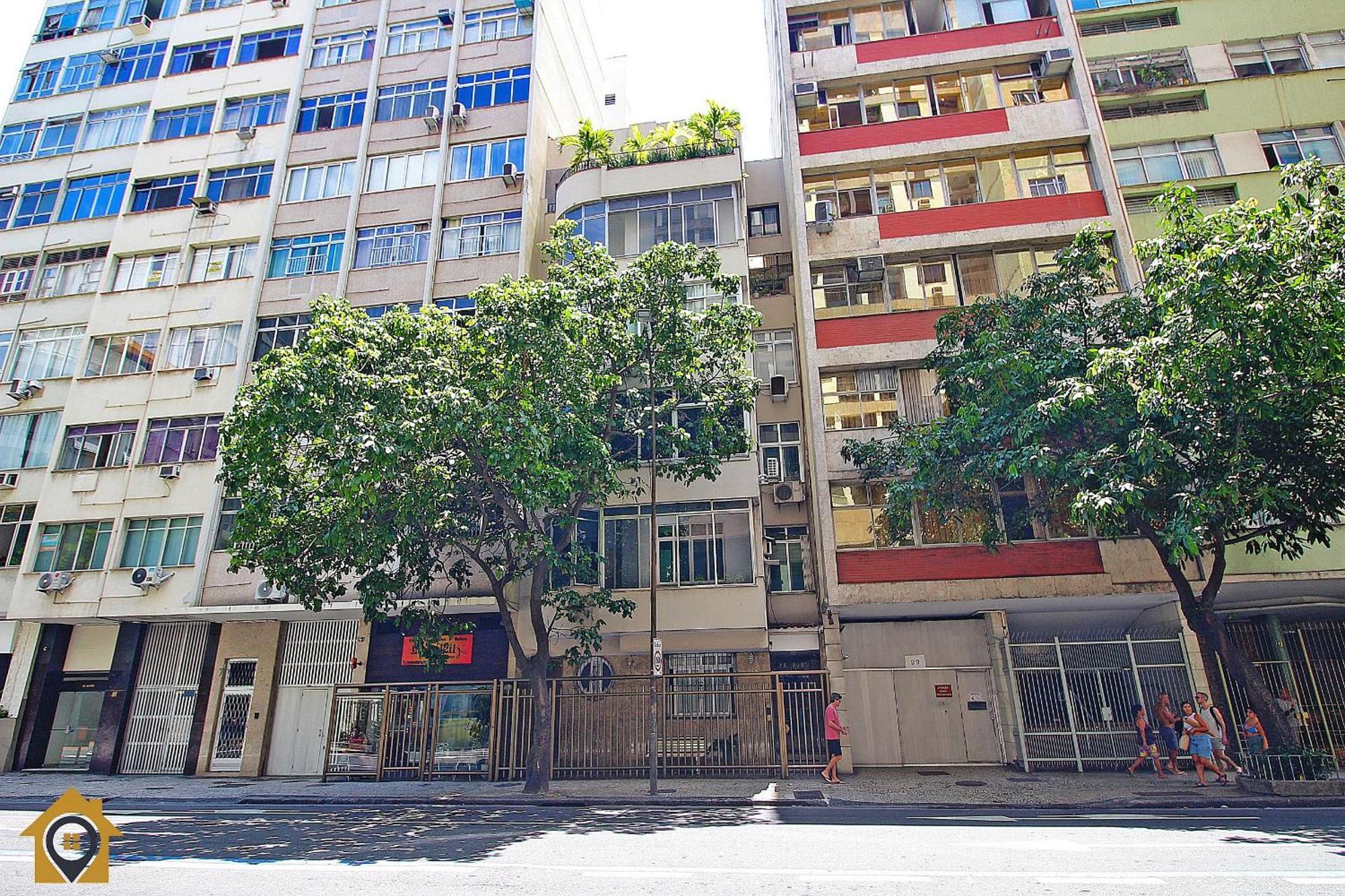 Apartamento Apto Com Varanda Em Localizacao Privilegiada