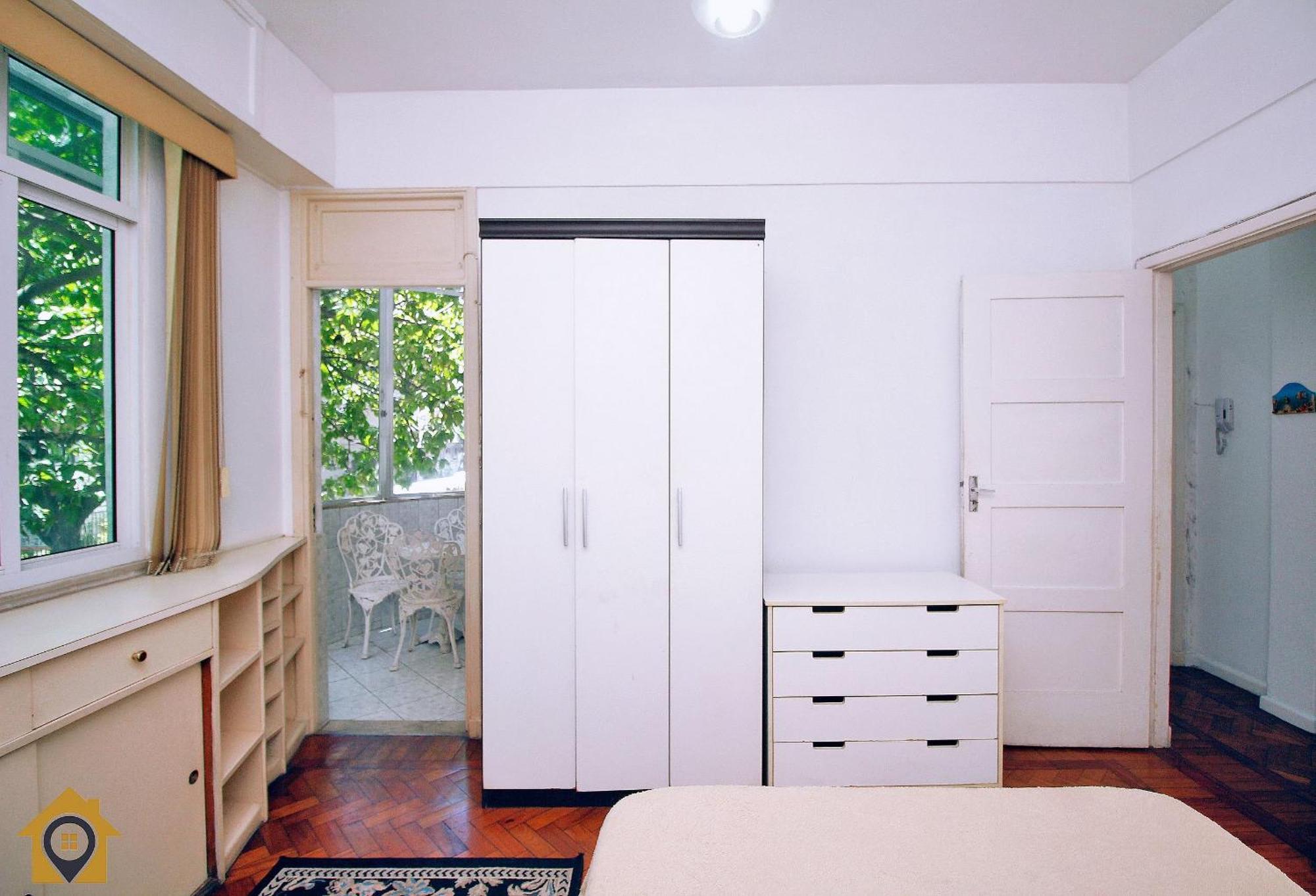 Apartamento Apto Com Varanda Em Localizacao Privilegiada *