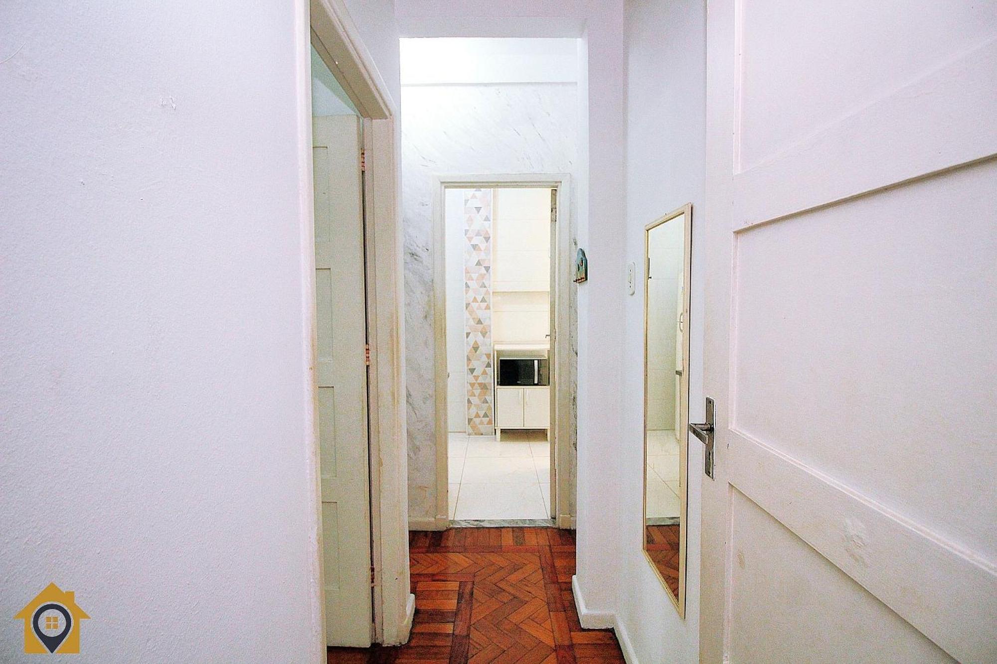 Apartamento Apto Com Varanda Em Localizacao Privilegiada *