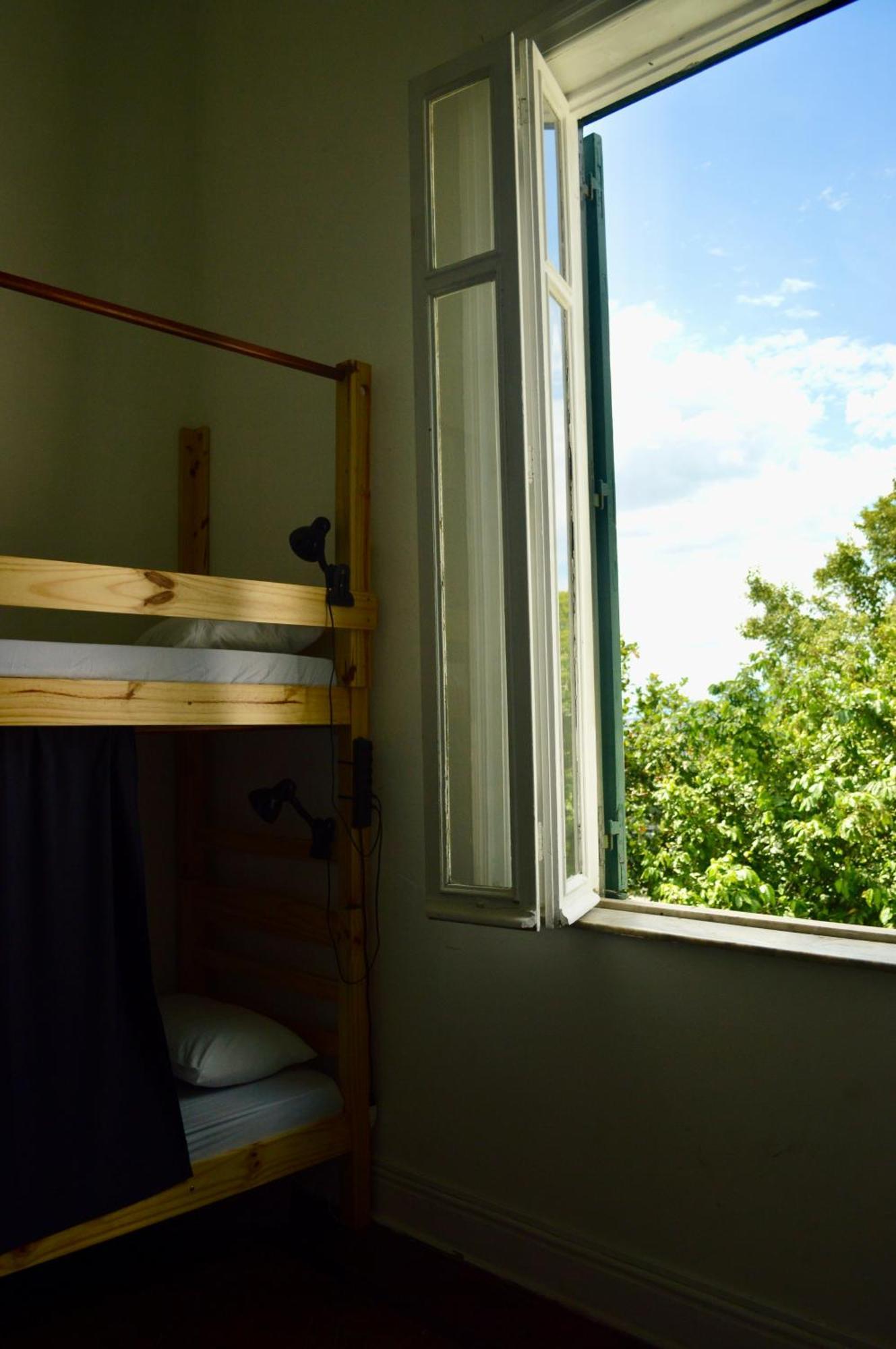 Albergue Castelo Dos Tucanos Host