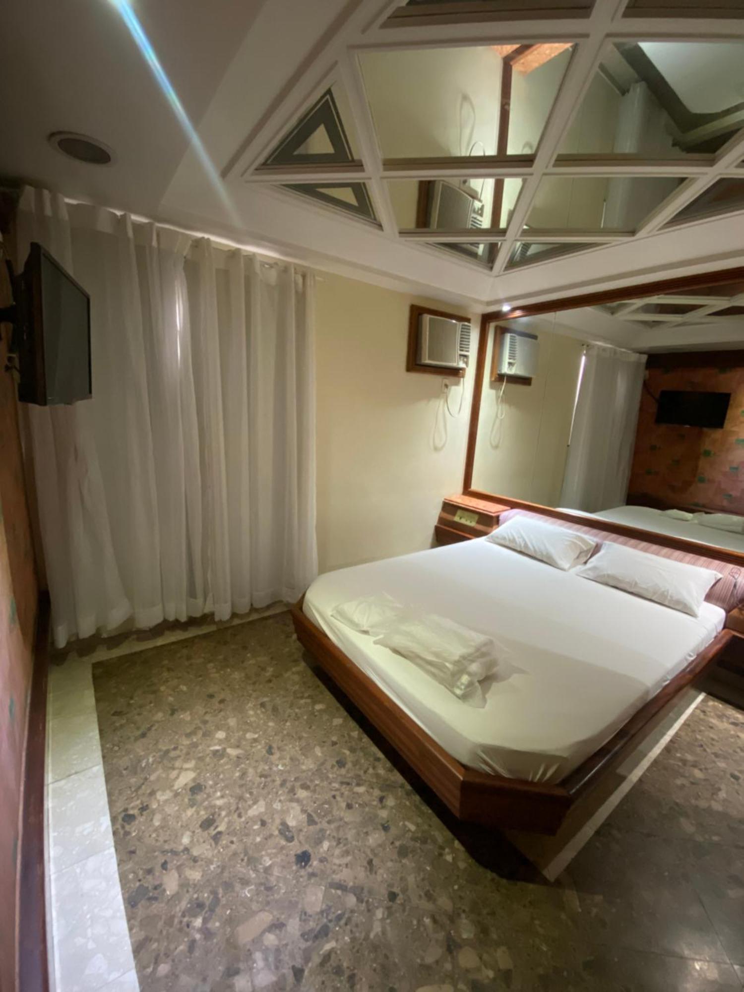 Hotel Megara *