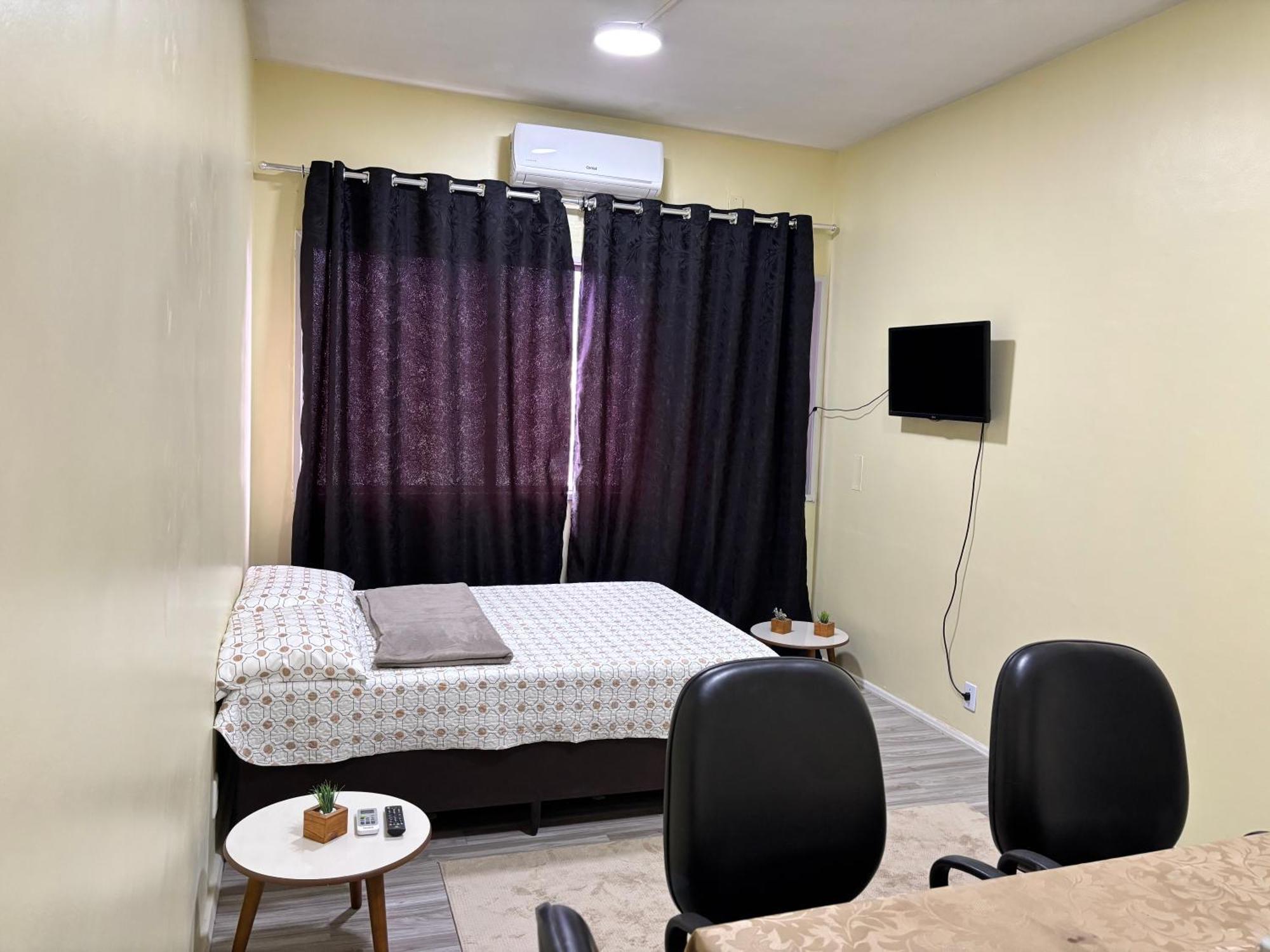 Vitrine Hostel *