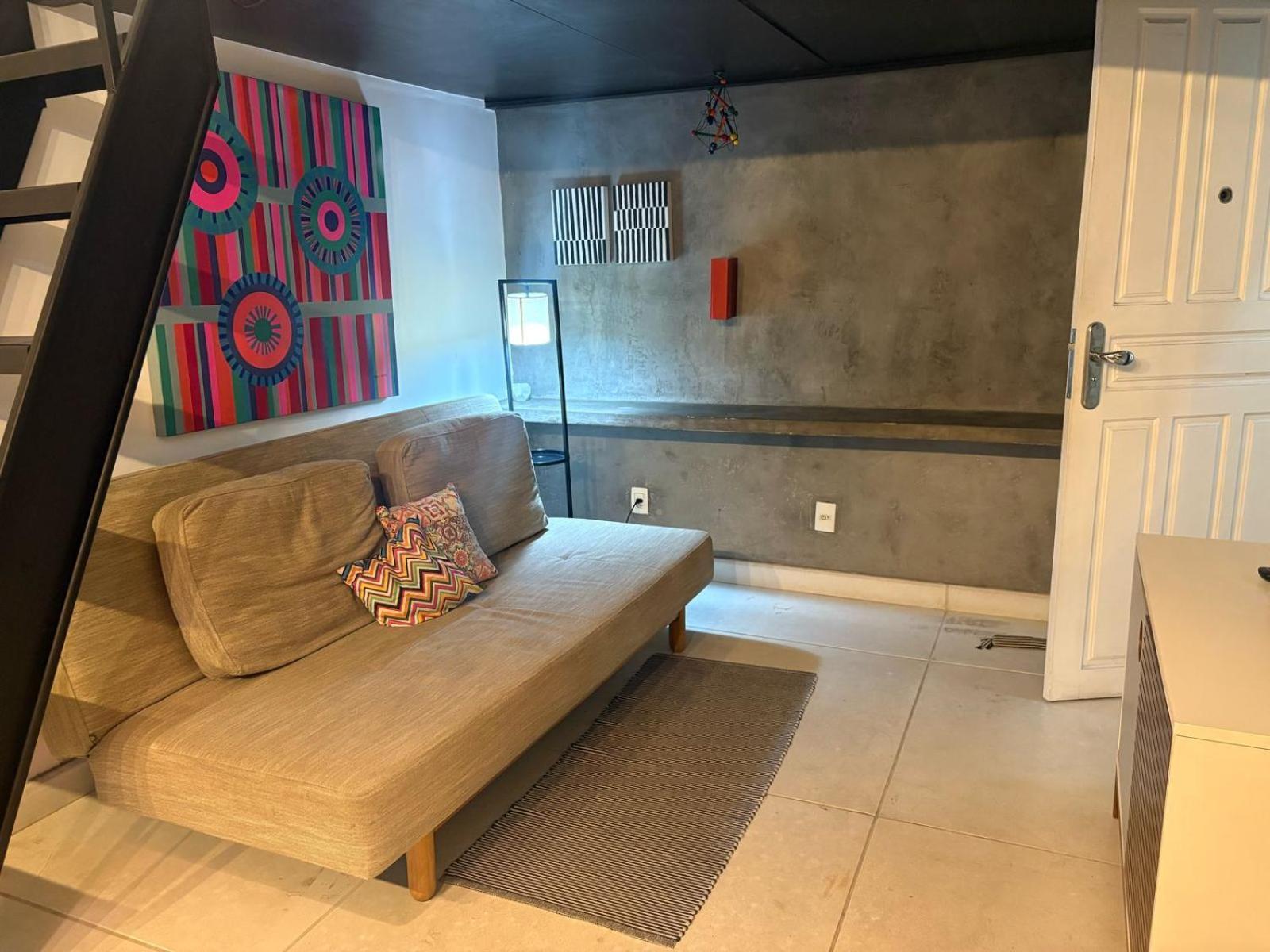Apartamento Mini Na Urca, Perto Pao De Acucar, Novinho, Com, Wi-fi, Tv Smart, E Ar Condicionado Split, Pauloangerami Mc103 *
