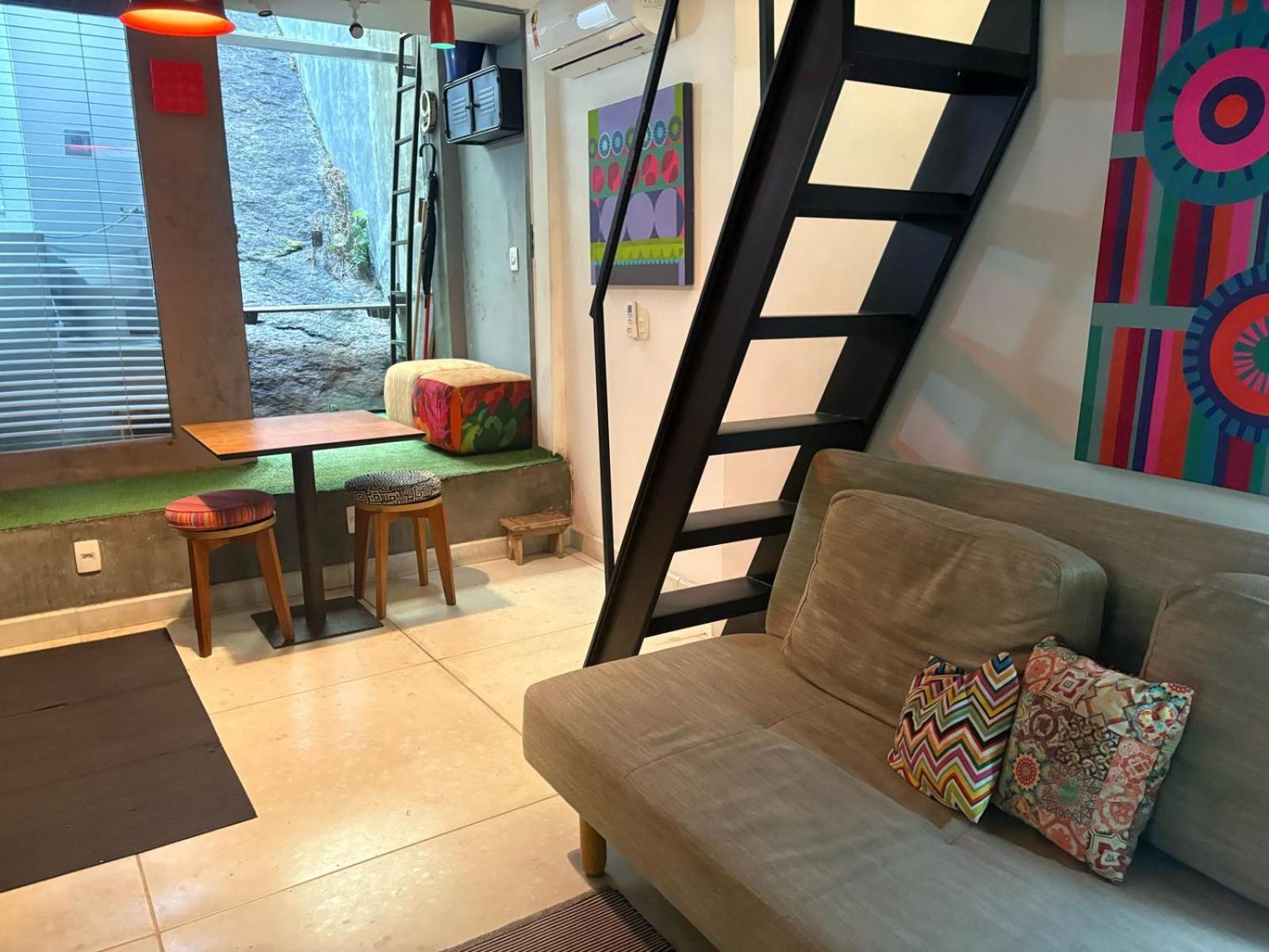 Mini Na Urca, Perto Pao De Acucar, Novinho, Com, Wi-fi, Tv Smart, E Ar Condicionado Split, Pauloangerami Mc103 Apartamento *
