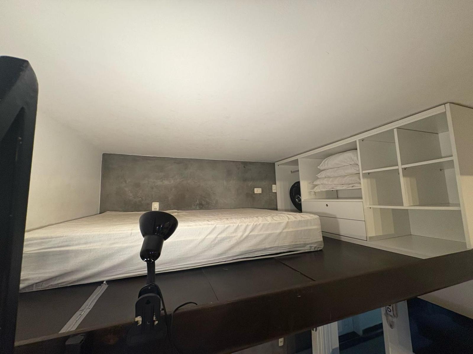 Apartamento Mini Na Urca, Perto Pao De Acucar, Novinho, Com, Wi-fi, Tv Smart, E Ar Condicionado Split, Pauloangerami Mc103 *