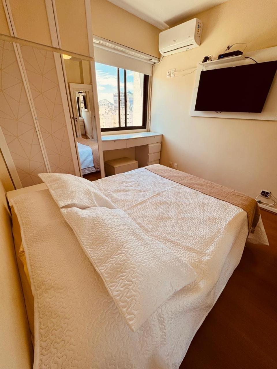 Aparthotel Leblon Inn: Beachside Flat With Daily Housekeeping And Gym *