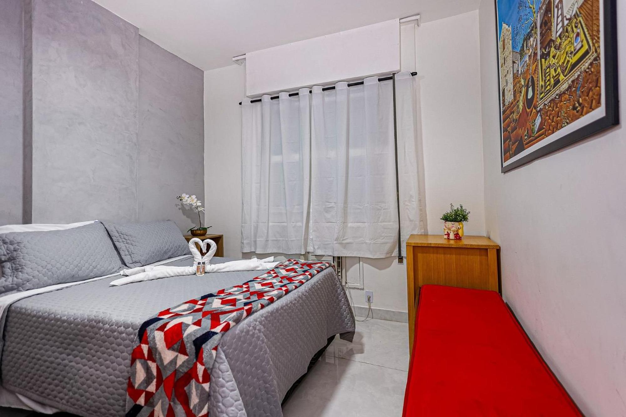 Apartamento Copa 2 - 200m Da - Wi-fi Gratis - Posto 4 *