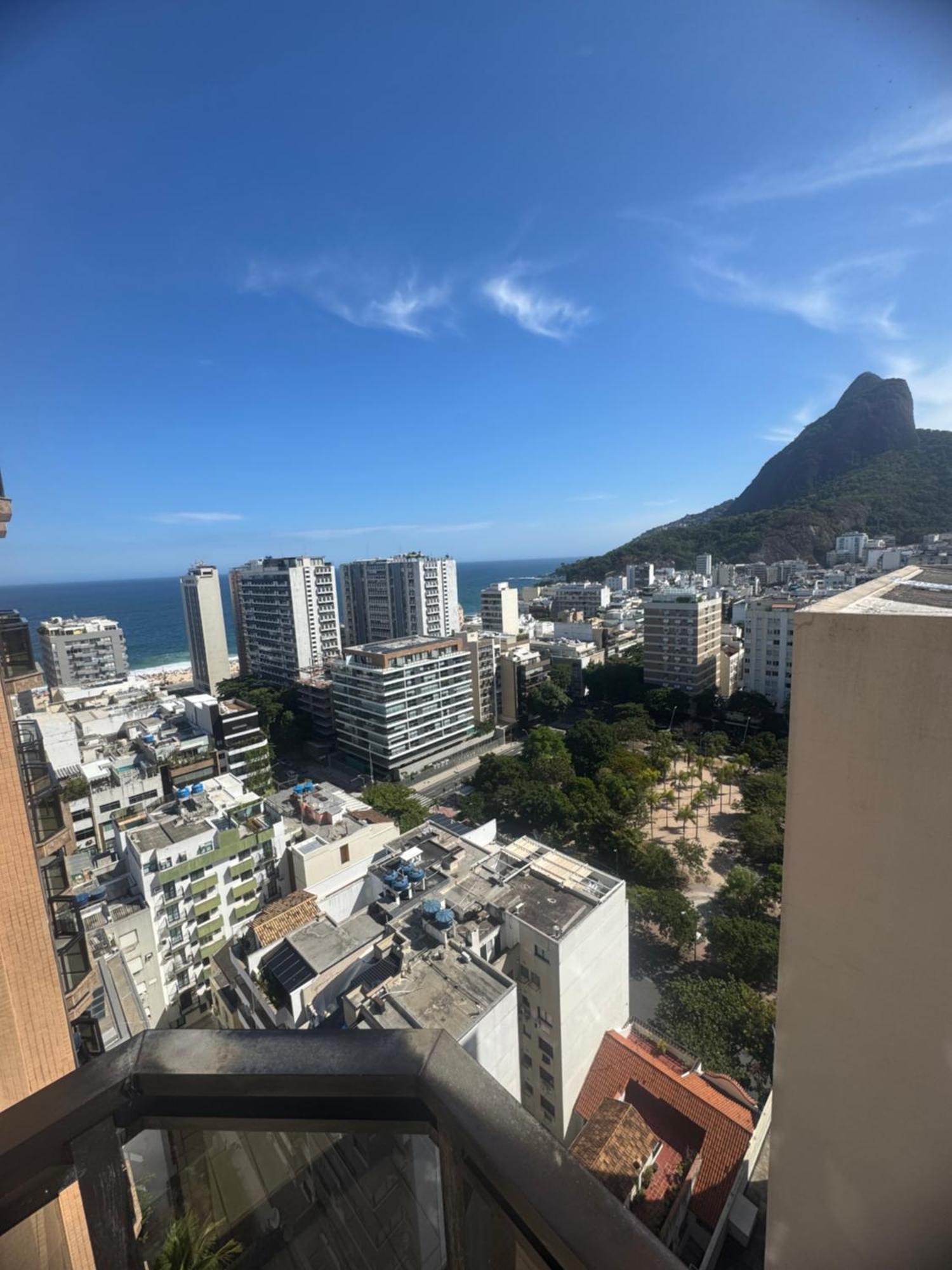 Flat Simples Decoracao Antiga Com Vista Mar- Rooftop Com Piscina, Sauna, Academia, Garagem E Arrumacao Diaria By Tata Apart-hotel