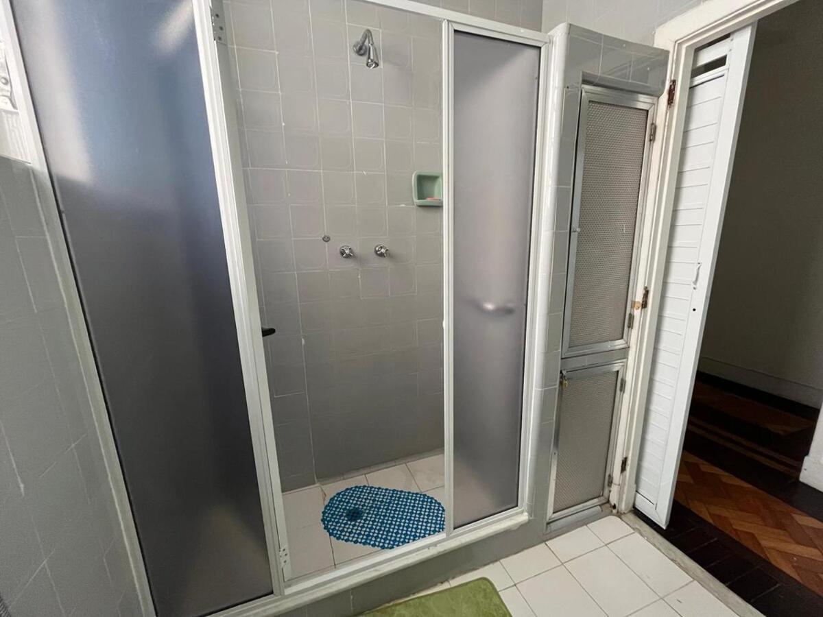 Apto Classico, 2 Quadras Da Praia, Copacabana Palace E Metro - Ar Condicionado - Muito Bem Equipado * Rio de Janeiro