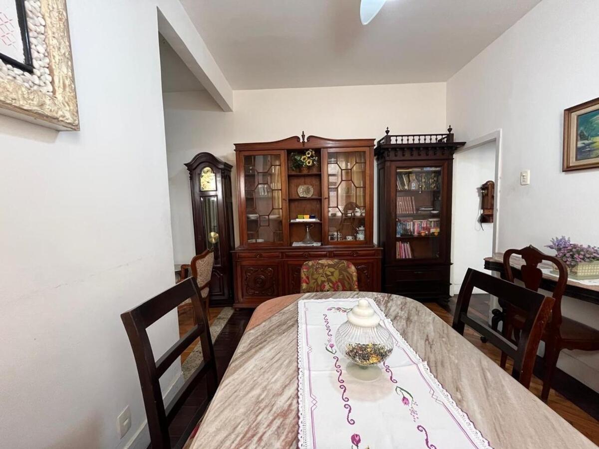 Apto Classico, 2 Quadras Da Praia, Copacabana Palace E Metro - Ar Condicionado - Muito Bem Equipado *