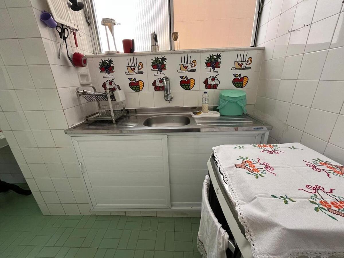 Apto Classico, 2 Quadras Da Praia, Copacabana Palace E Metro - Ar Condicionado - Muito Bem Equipado * Rio de Janeiro