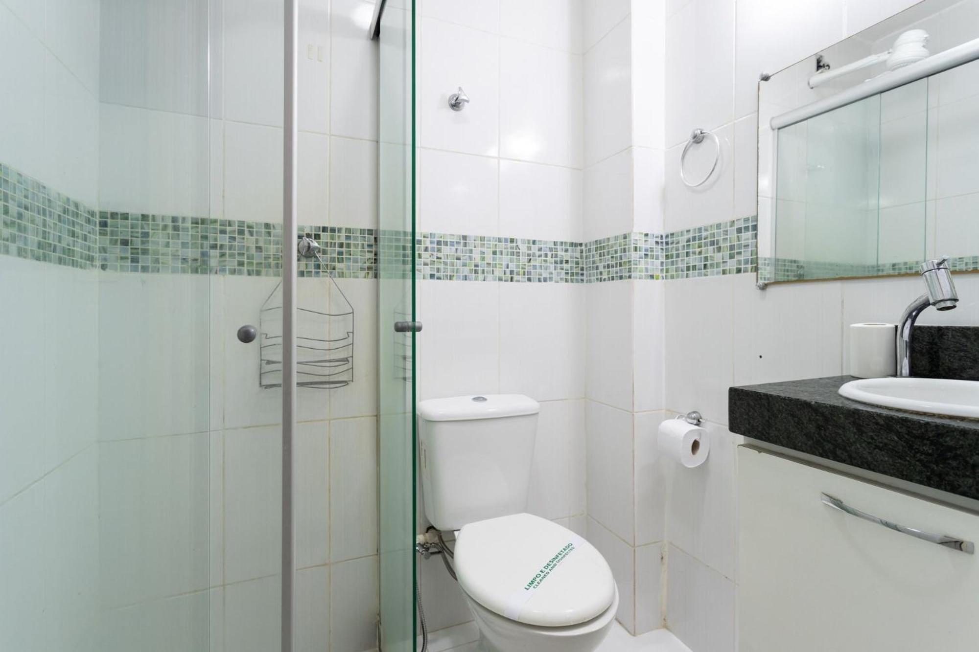 Na Quadra Da No Leme Apartamento *