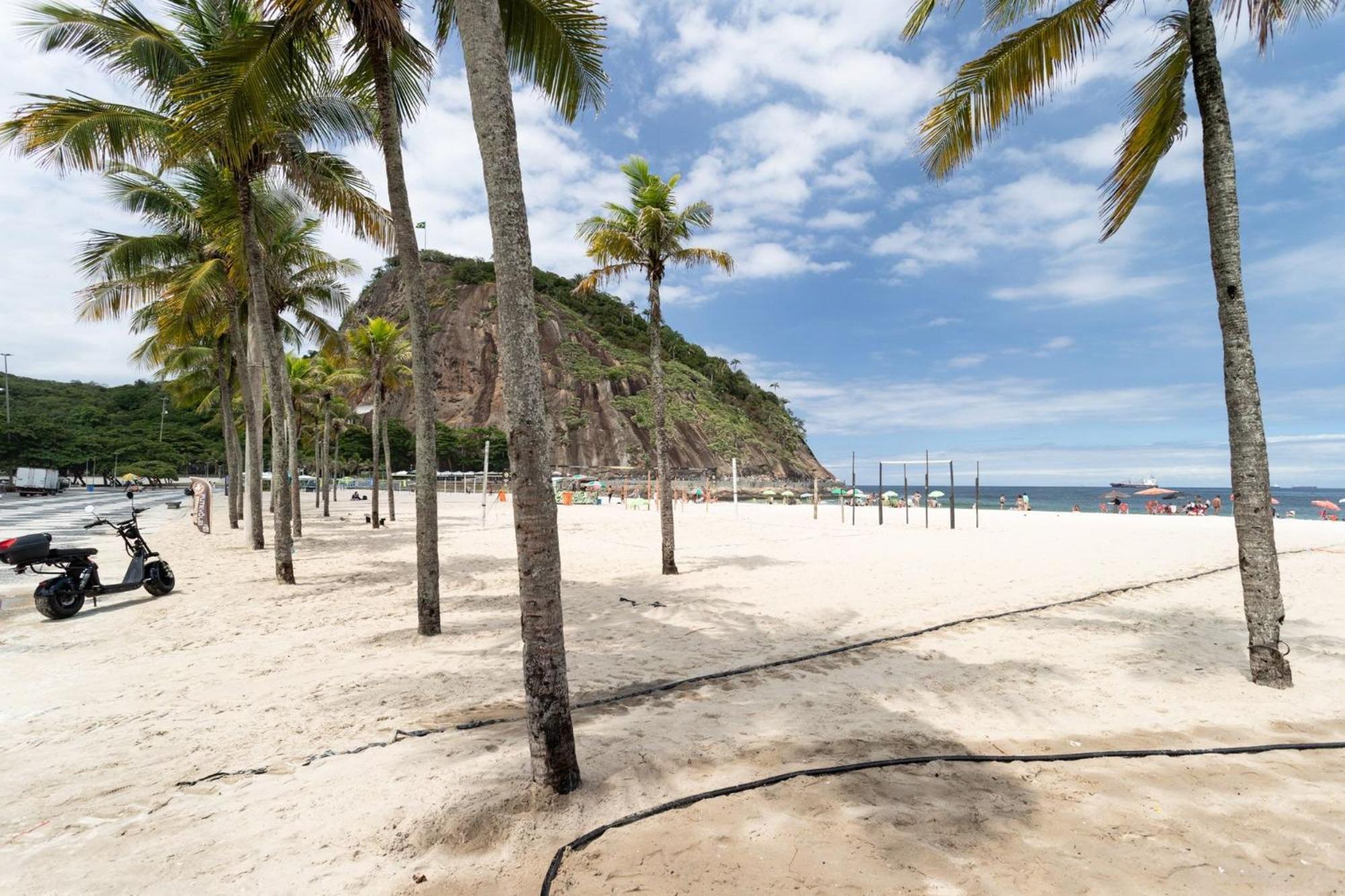Apartamento Na Quadra Da No Leme *
