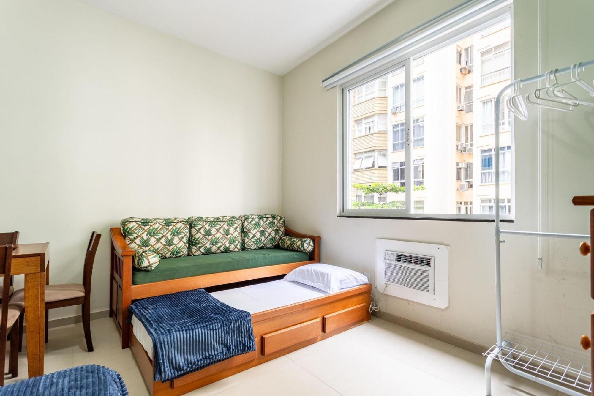 Apartamento Na Quadra Da No Leme