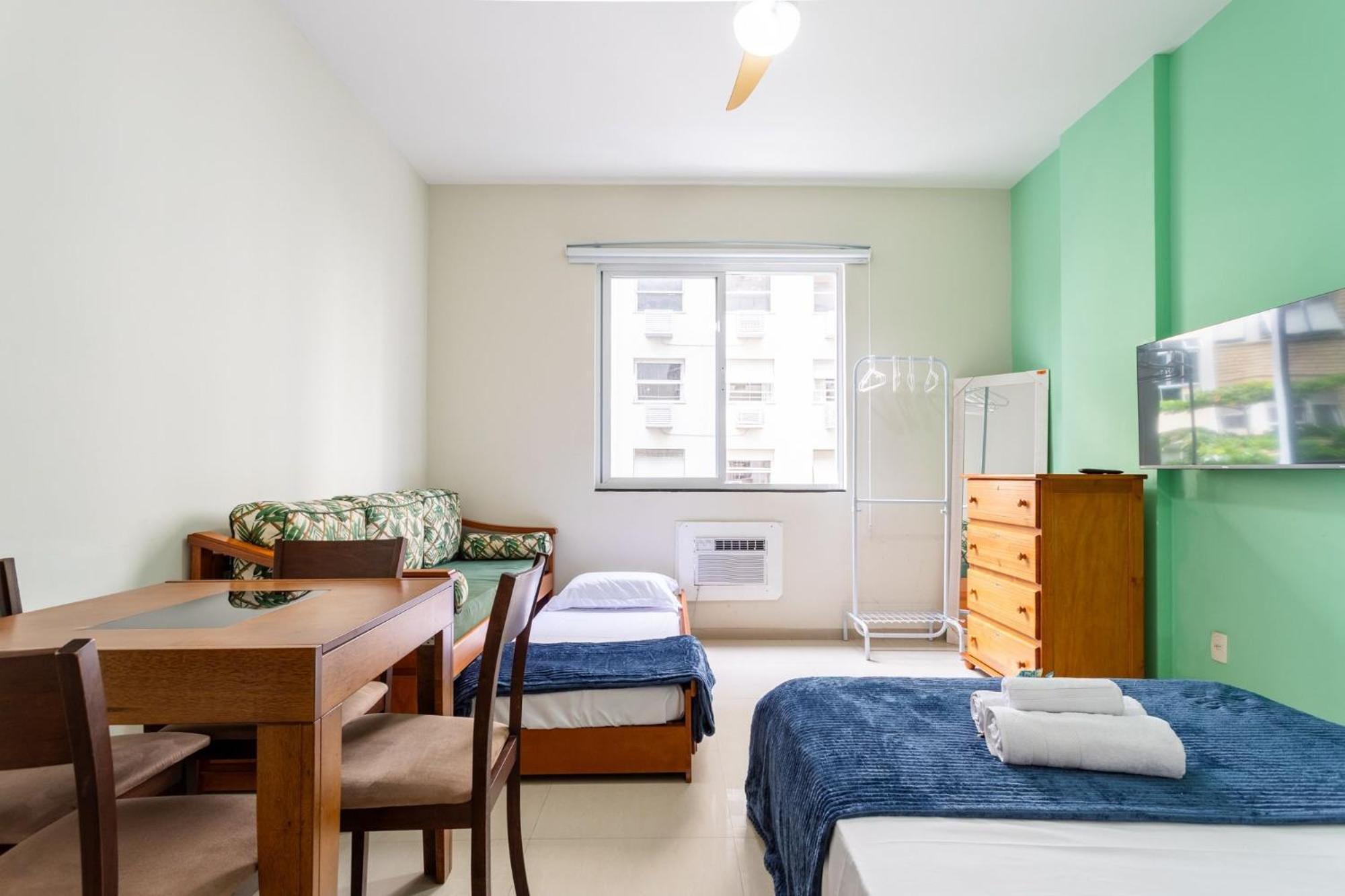 Apartamento Na Quadra Da No Leme