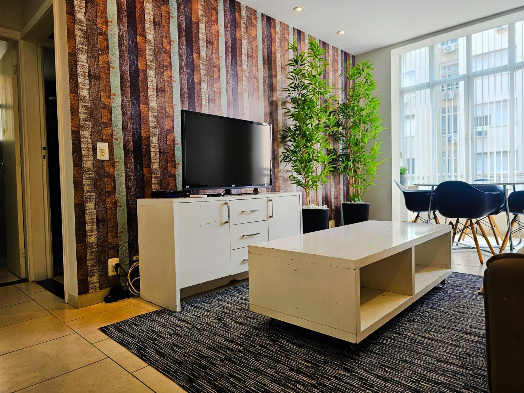 Bulhoes De Carvalho 591-601 Apartment *