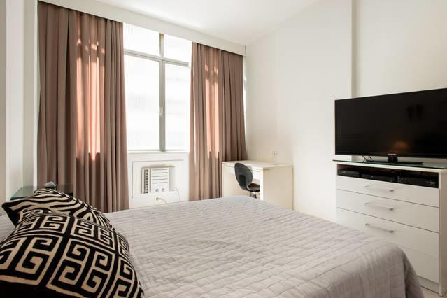 Apartamento Posto 5 Copacabana - Quadra Da 613 *