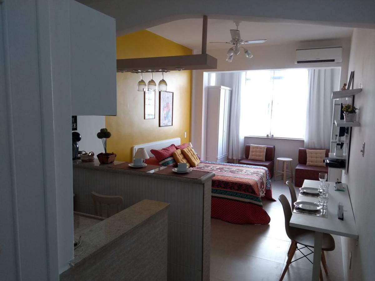 In Copacabana Apartment *