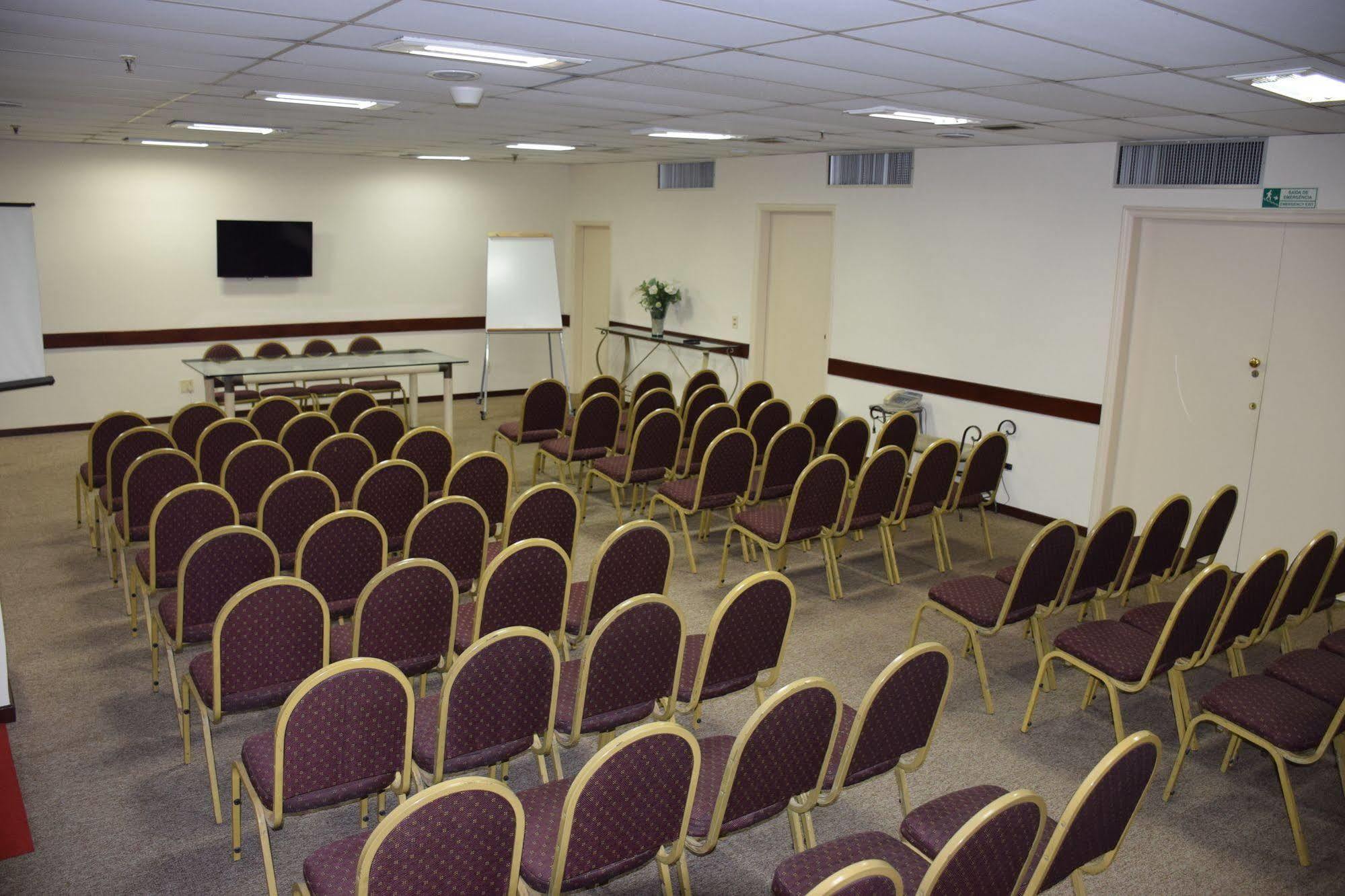 Augusto's Copacabana Hotel 4*
