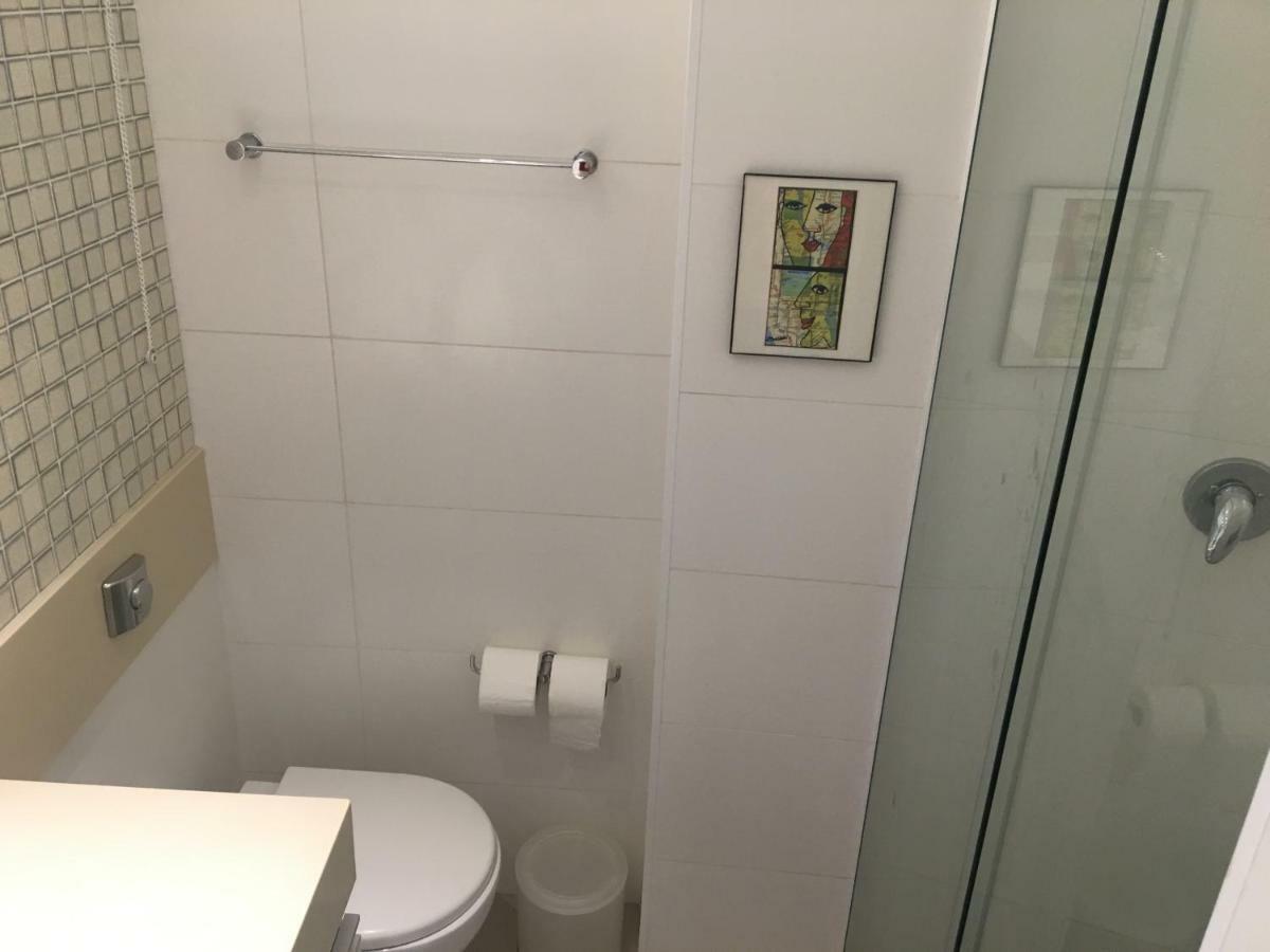 Em Copacabana - Rua Bolivar - 2 Quartos - Excelente Localizacao Apartment