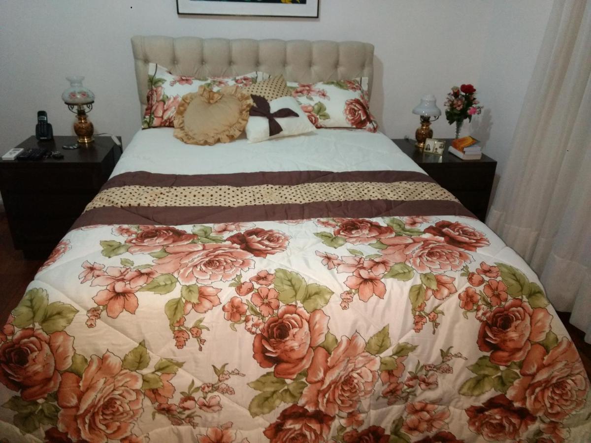 Apartamento Amplo, Arejado E Iluminado