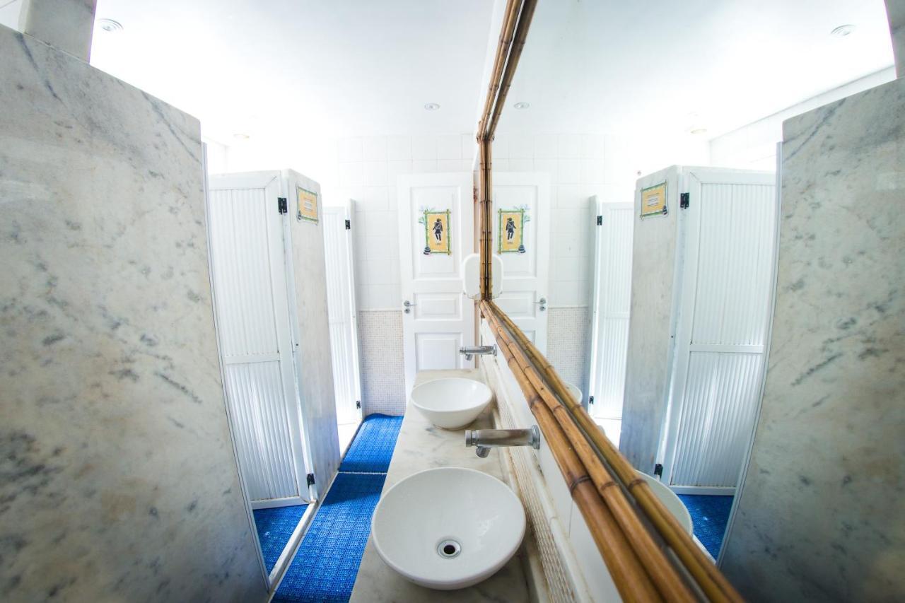 Bamboo Rio Albergue *
