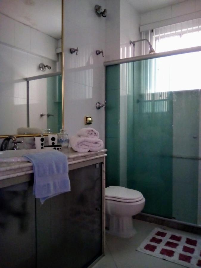 Copacabana 3 Quartos Com Ar Cond Garagem A 2 Qds Da Praia Apartment