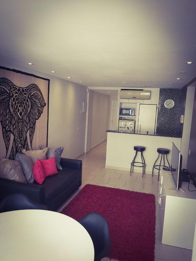Bulhoes De Carvalho 591-601 Apartment