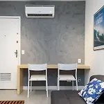 Omar do Rio - JN 205 Moderno Qto&Sala, 200mbps Internet Fibra Ótica, Alexa Echo Dot, Smart TV a 100 metros da Praia de Ipanema, 450 metros da Praia de Copacabana, próximo ao Metrô General Osório