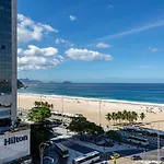 Studio Moderno Com Vista Privilegiada Para A Praia