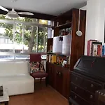 Apartamento Top Em Copacabana Na Quadra Da Praia! Sol, Praia E Muito Conforto!