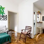 Omar do Rio - GC 1002 Apartamento 2Qtos, Completo com Garagem, Internet 120mbps, a 150metros da Praia de Ipanema e do Metrô, 05 minutos da Praia de Copacabana