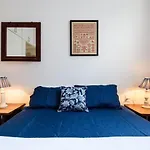 Omar do Rio - GC 1002 Apartamento 2Qtos, Completo com Garagem, Internet 120mbps, a 150metros da Praia de Ipanema e do Metrô, 05 minutos da Praia de Copacabana