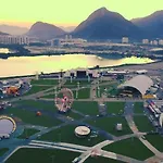 Flat Top E Perfeito Inteiro Na Barra Da Tijuca Com Cozinha, Lavanderia, Garagem E Wi Fi